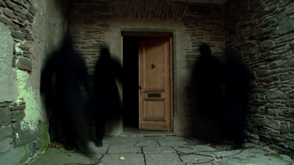 邪気が入り込んできている玄関