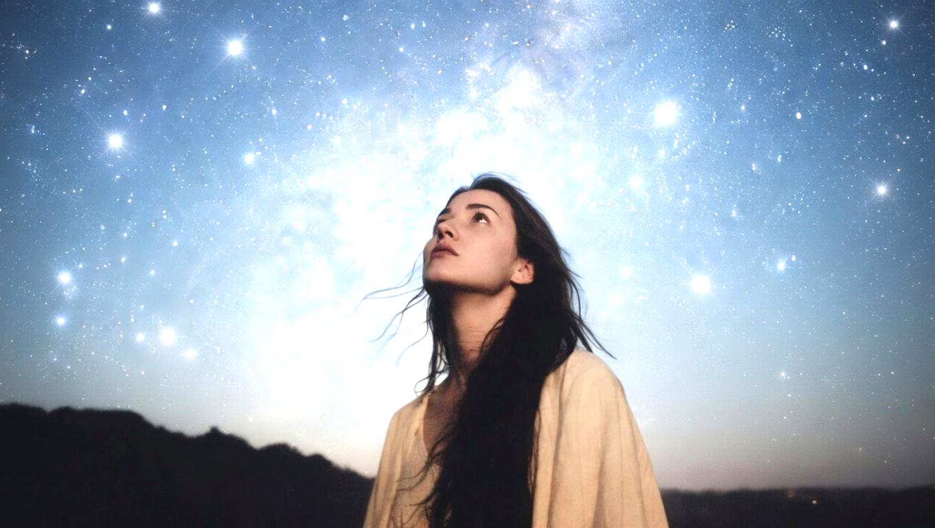 チャクラを整え運命の人との縁と運気を引き寄せる穏やかなスピリチュアルイメージ