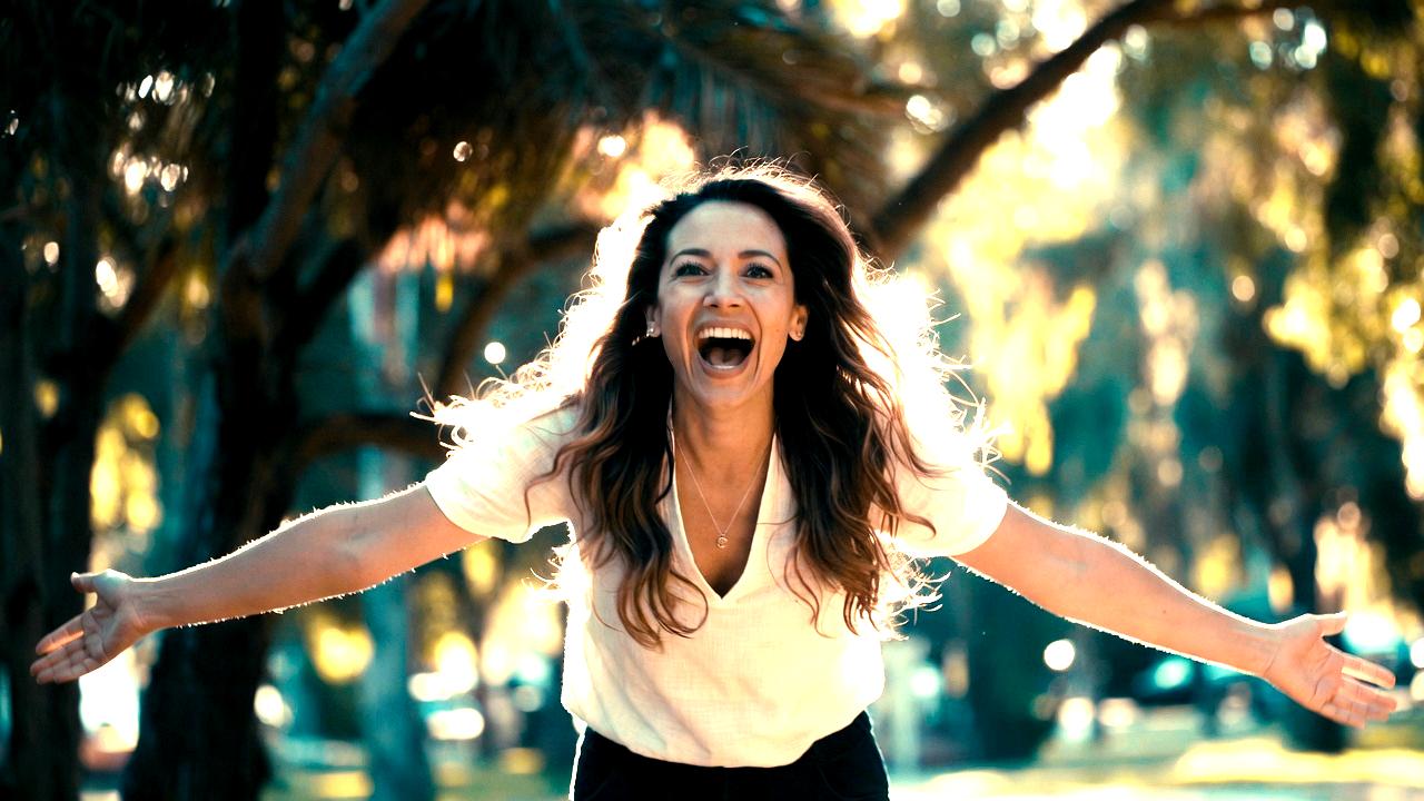 自然体で豊かさを受け取る人の穏やかな日常風景