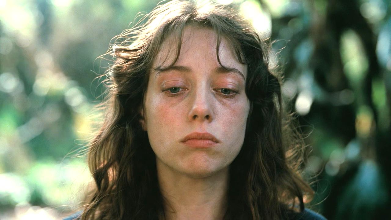 手を伸ばしても掴めないチャンスと心の状態の関係を表す情景