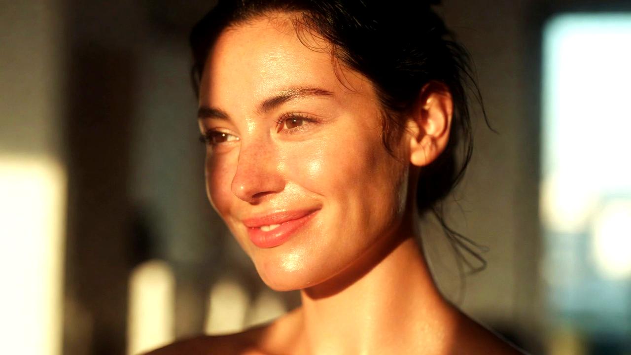 自分を受け入れる言葉を唱えながら穏やかに整うイメージ