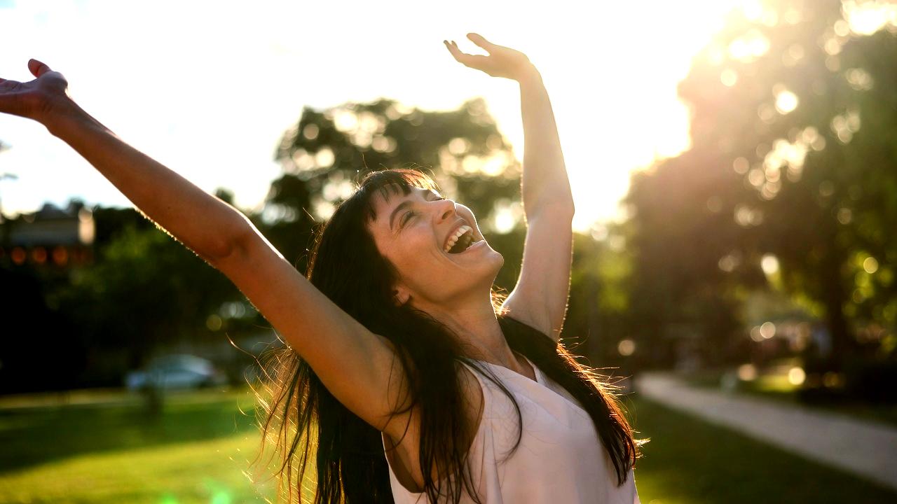 日常の小さな幸せに感謝して心の波動が軽く明るくなる様子