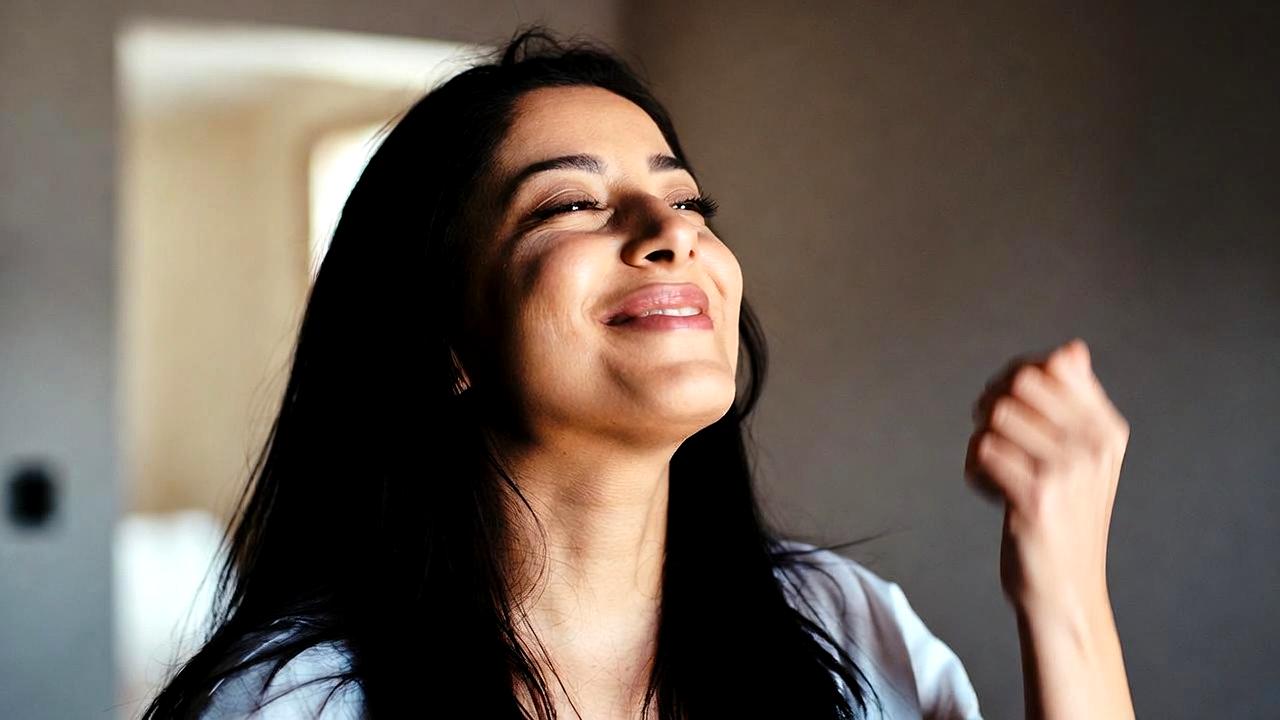 繊細さを受け入れ才能へと変えていく希望に満ちたイメージ