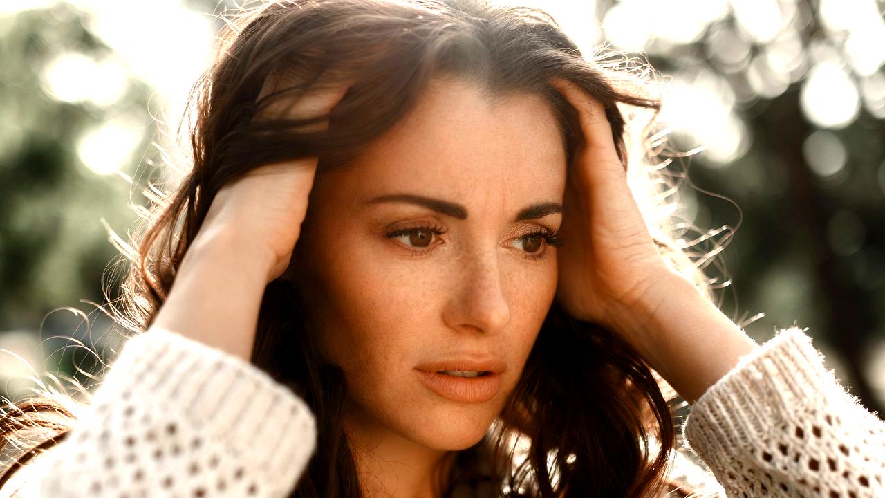 感情を受け流し心を守る思考の切り替えのイメージ