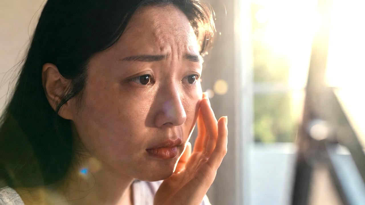 第一チャクラの詰まりによる心身のサインを示すイメージ