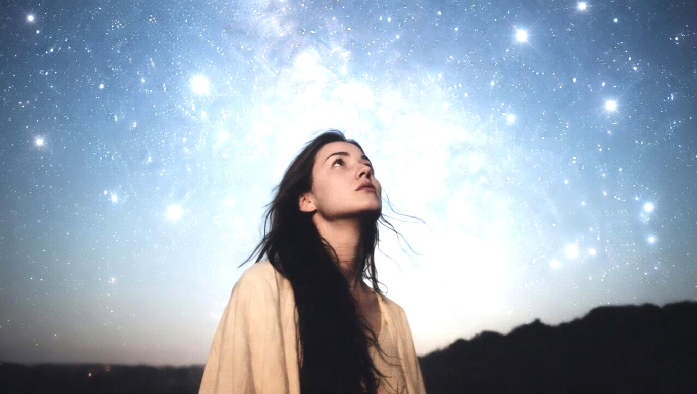 大地とつながるエネルギーを感じながら心を整えるスピリチュアルなイメージ