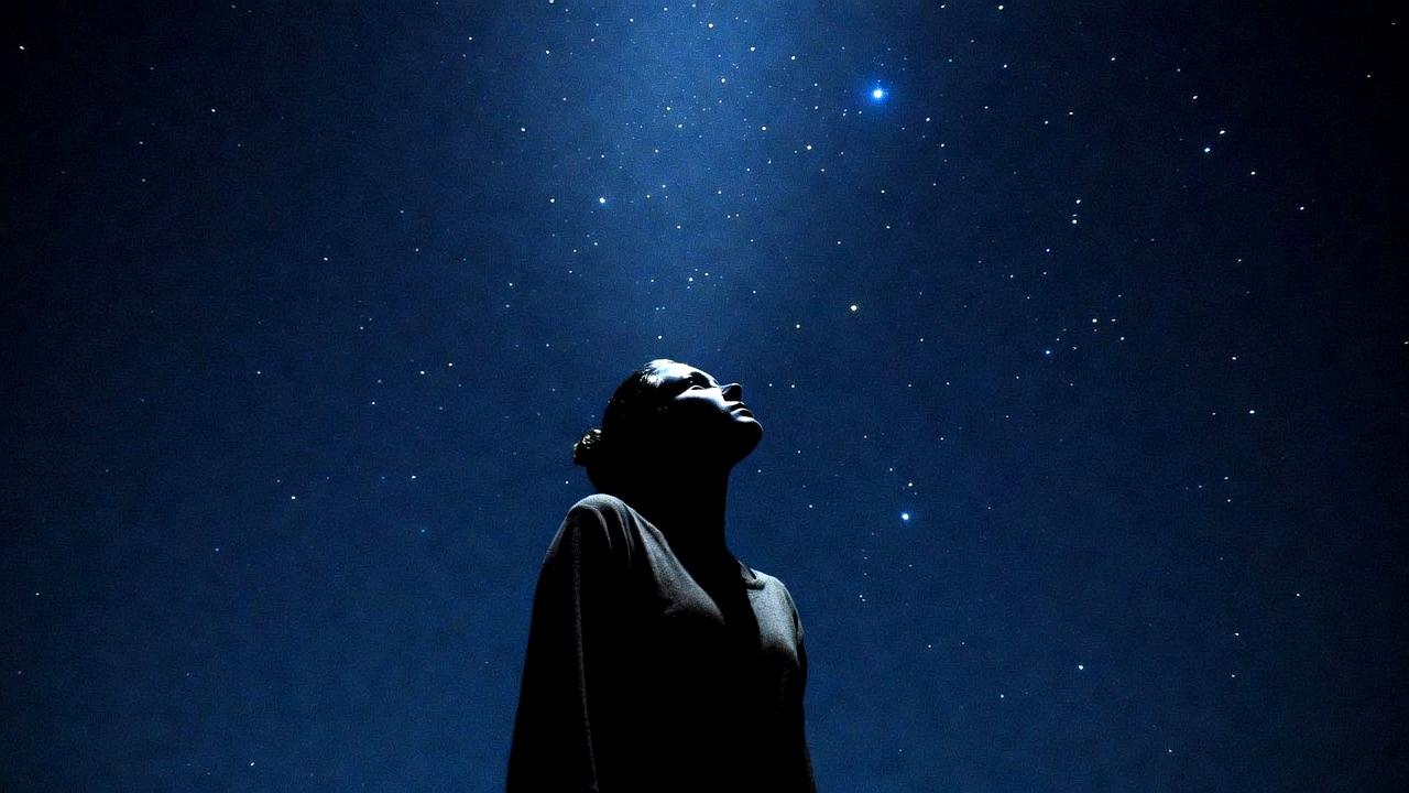 傷を抱えながらも深く見つめ合う男女の幻想的なイメージ