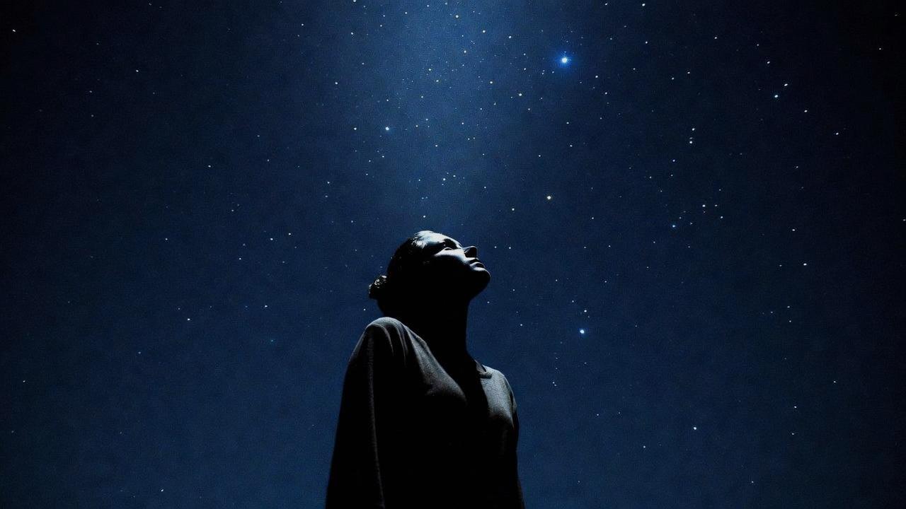 傷ついた心を抱えながらも強く惹かれ合う男女が向かい合う幻想的な風景