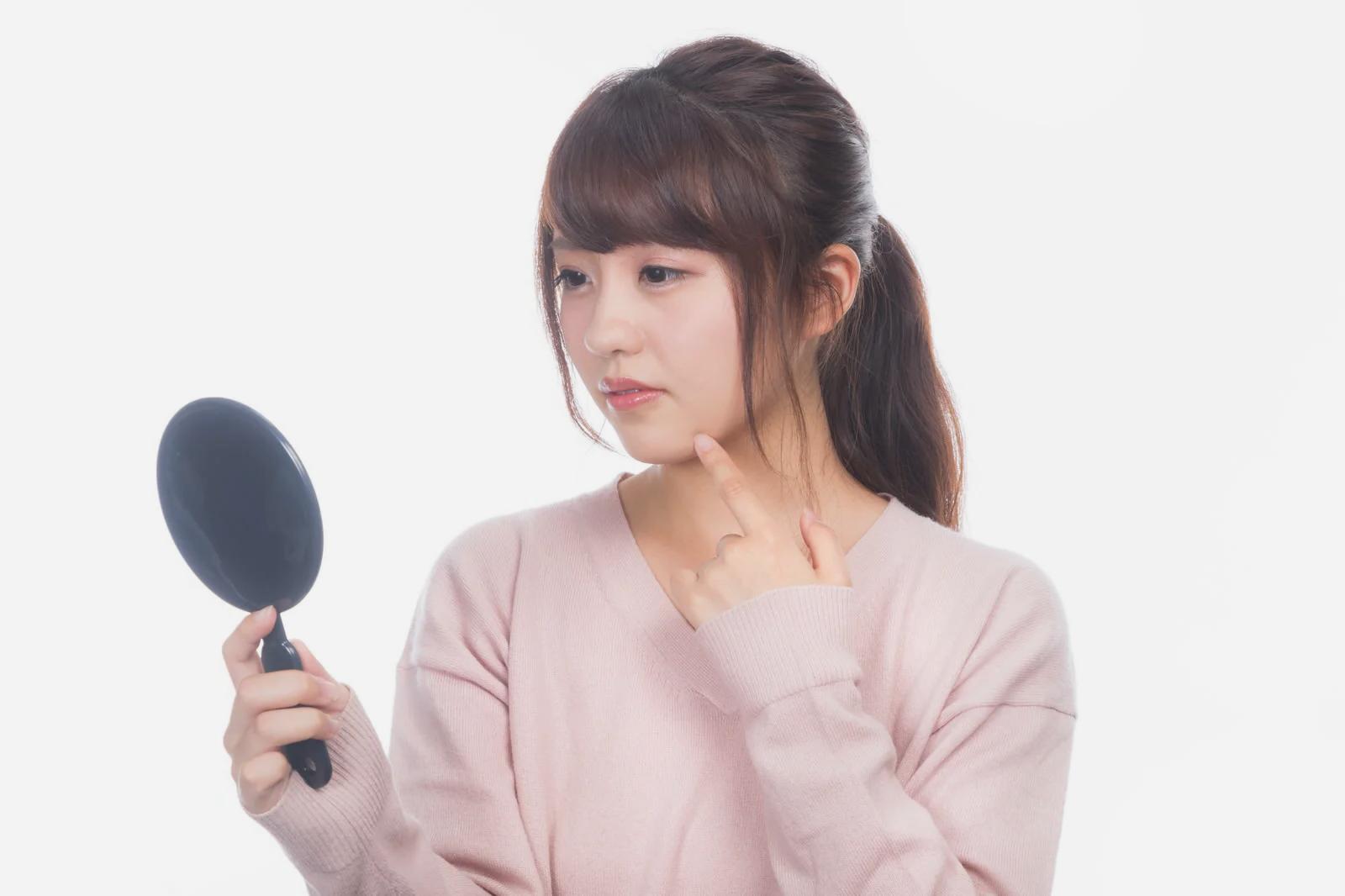 注意事項を確認しながら正しく塩風呂を行うイメージ
